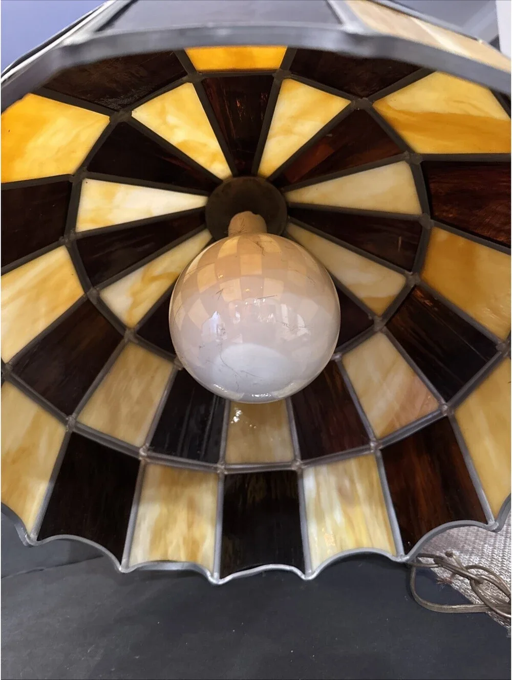 Vtg Stained Glass Lamp Shade Amber & Caramel Glass Slag Panels MCM 17” W X 14” H